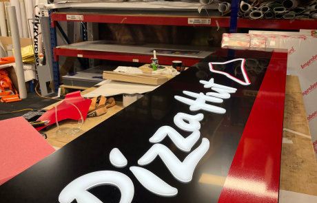 image3.webp Pizza illuminated light box sign for Pizza Hut, manufactured by Star Sign Rotorua. To be installed on Te Ngae Road