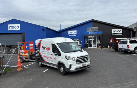 MicoPlumbingSignageRotorua ACM fascia signs installed on Mico Plumbings Rotorua storefront by StarSign